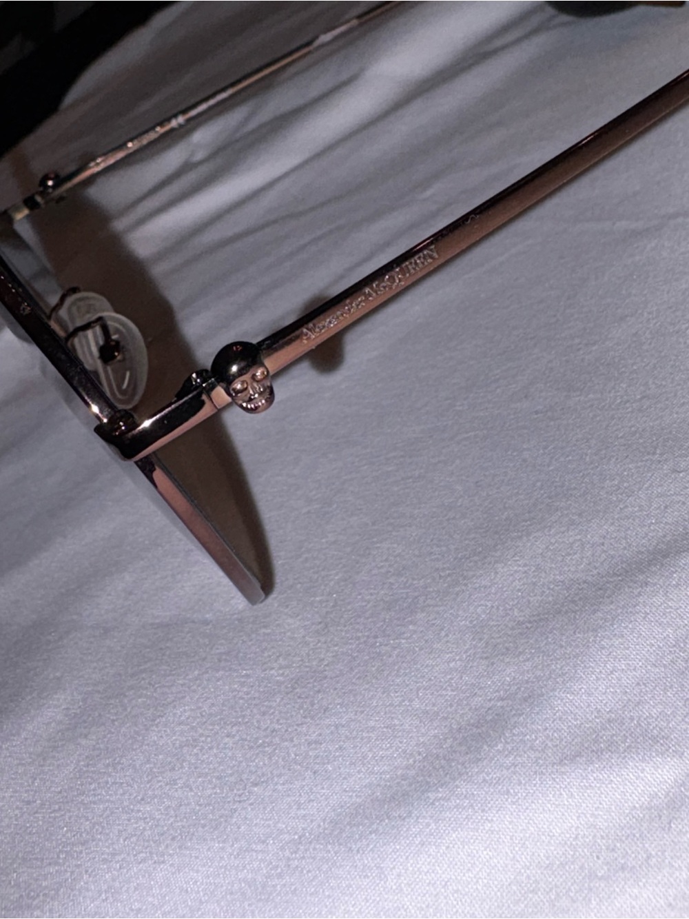 Alexander McQueen Round Brown Gradient Sunglasses with Gold Accents - Picture 4 of 6